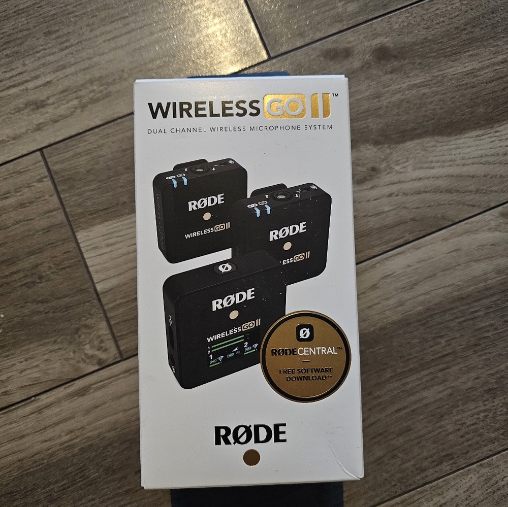 RODE WIRELESS GO 2 Two transmitters 1 receiver wind muffs cables NEW UNOPENED